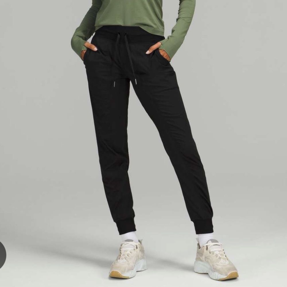 Lululemon Dance Studio Mid-Rise MR Jogger Black BLK Size 8